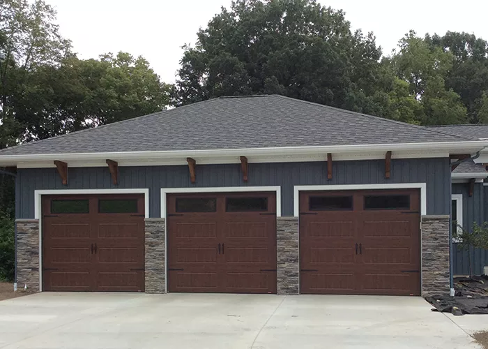 North Hatley LP, American Walnut, Standard decorative hardware, Clear windows