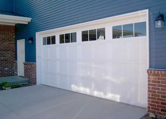 Wayne Dalton 9700, Newport , 16' x 7', White, 6 Window Square